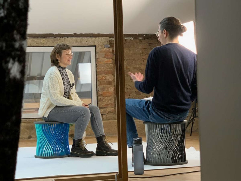 Besuch von Yulia – Einblick in die Gestaltung der Kabelhocker