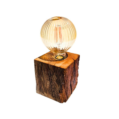 Würfellampen aus alten Balken