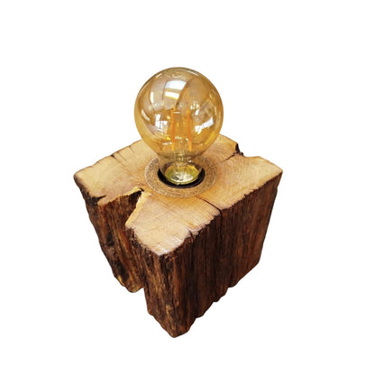 Würfellampen aus alten Balken